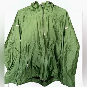 Women’s Medium EASTERN MOUNTAIN SPORTS GORE-TEX Green Paclite Shell rain Jacket